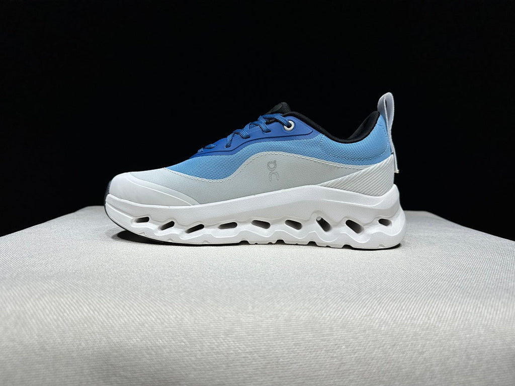 On Cloudtilt 2.0 Blue Running-Inspired Trainers - product image from the listing.