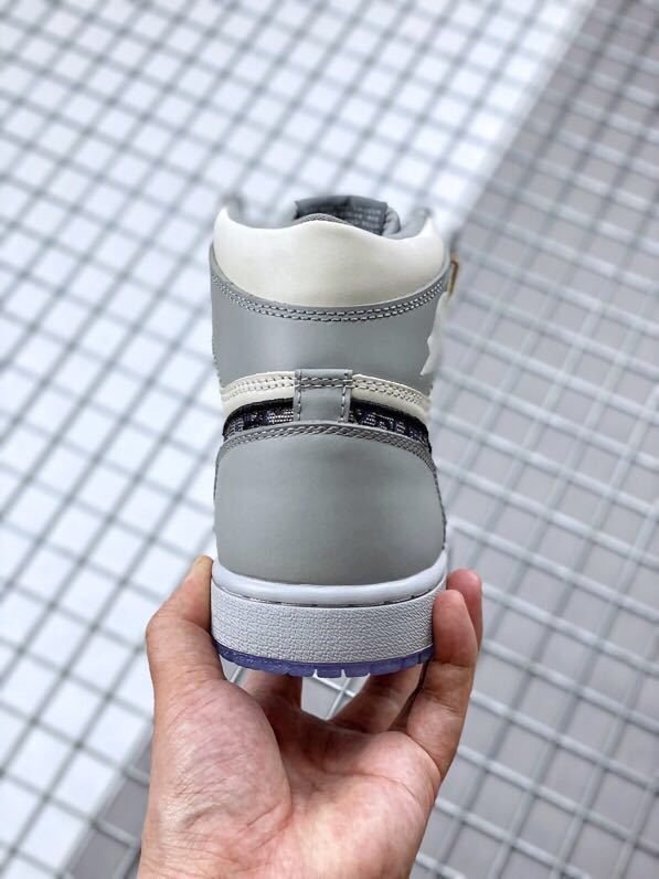 Dior x Air Jordan 1 High OG Trainers CN8607-002 - product image from the listing.