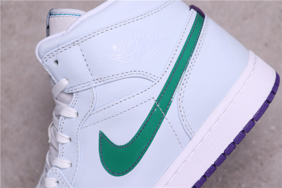 Nike Hoops Sneakers - Air Jordan 1 Mid SE CW5853-100 - product image from the listing.