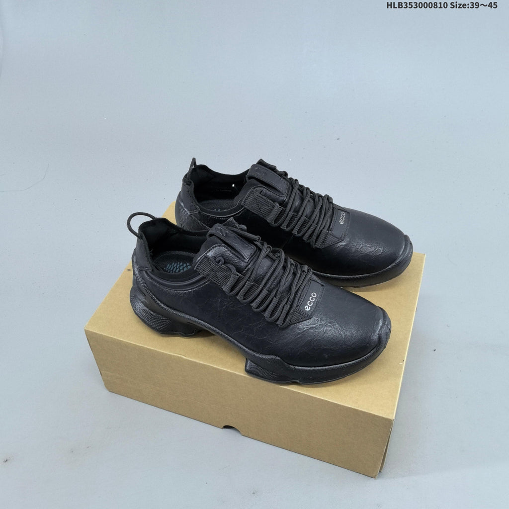ECCO Casual Sneakers in Black HLB353000810 - product image from the listing.