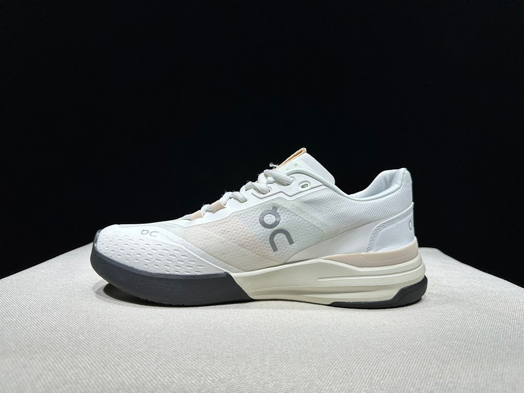 On The Roger Advantage Pro White and Beige Court Trainers - product image from the listing.