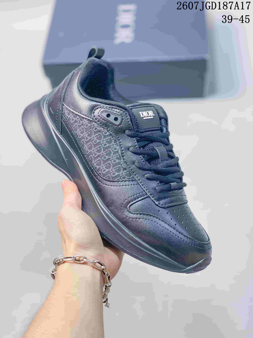 Dior B25 Runner Low-Cut Sneakers 07JGD187A17 - product image from the listing.