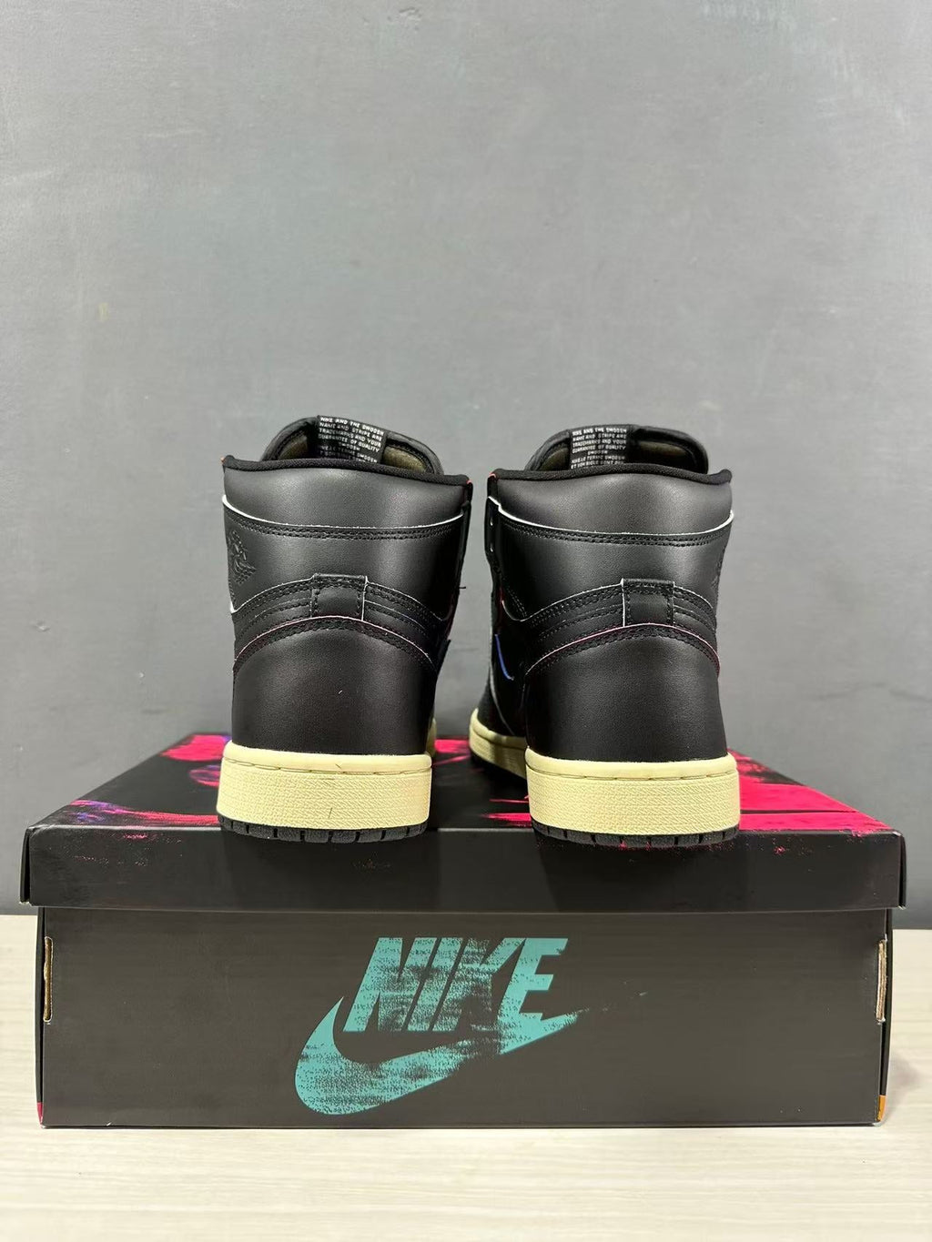 Air Jordan 1 High OG Black Muslin DZ5485-002 - product image from the listing.