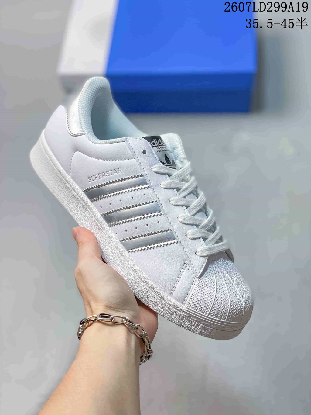 adidas Superstar Trainers 2607LD299A19 - product image from the listing.