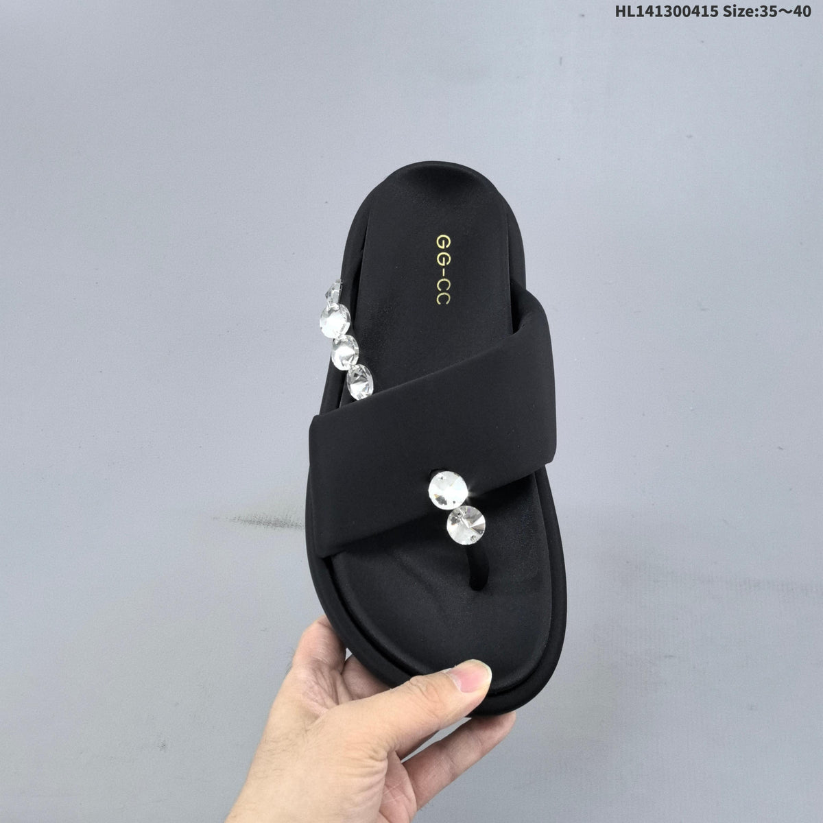 GG-CC Black Embellished Platform Thong Sandals - product image from the listing.