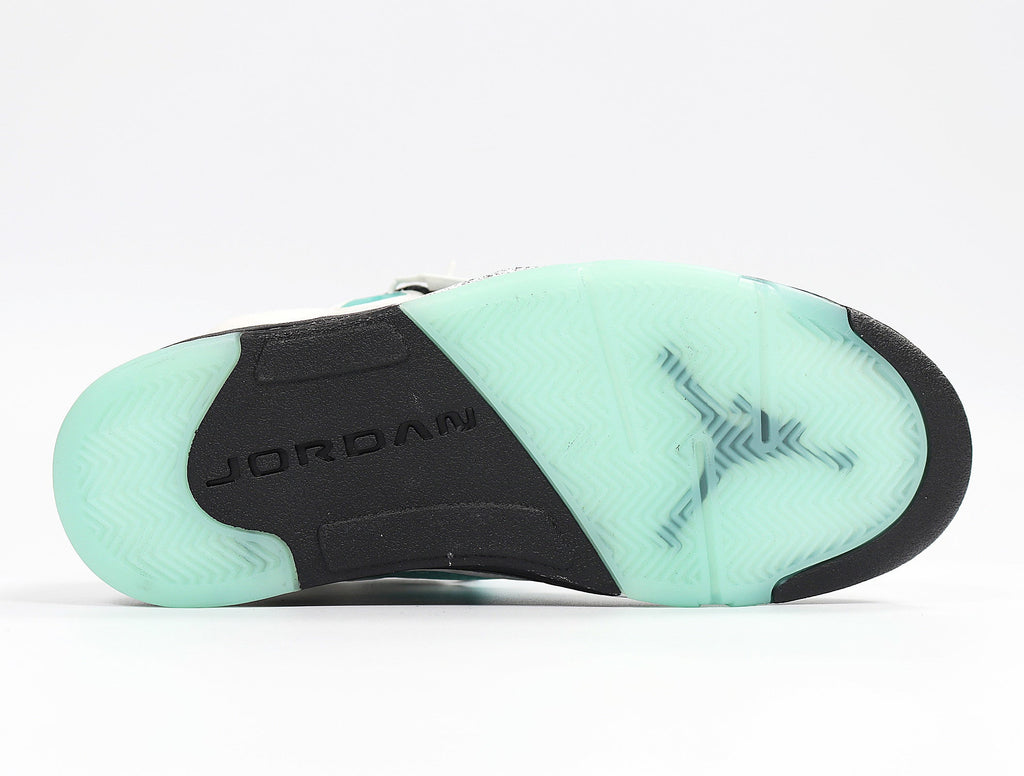 Jordan 4 Retro Sneakers in White and Mint CN2932-100 - product image from the listing.