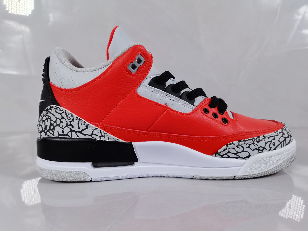 Air Jordan 3 Retro Red Black Crackle Sneakers - product image from the listing.