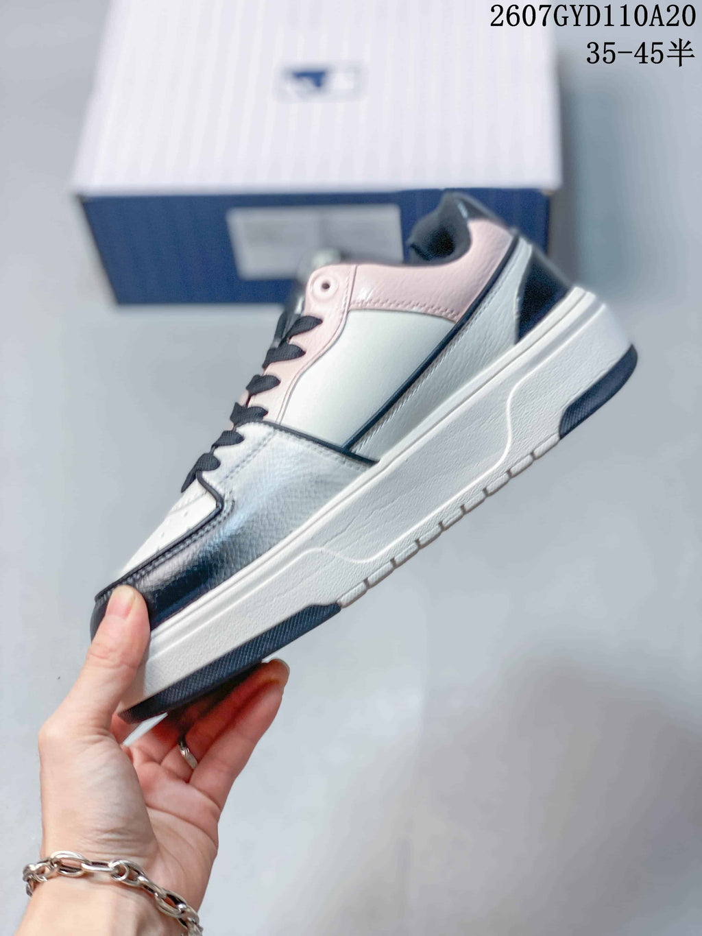MLB Chunky Liner Low-Top Sneakers in Black Pink 2607GYD110A20 - product image from the listing.