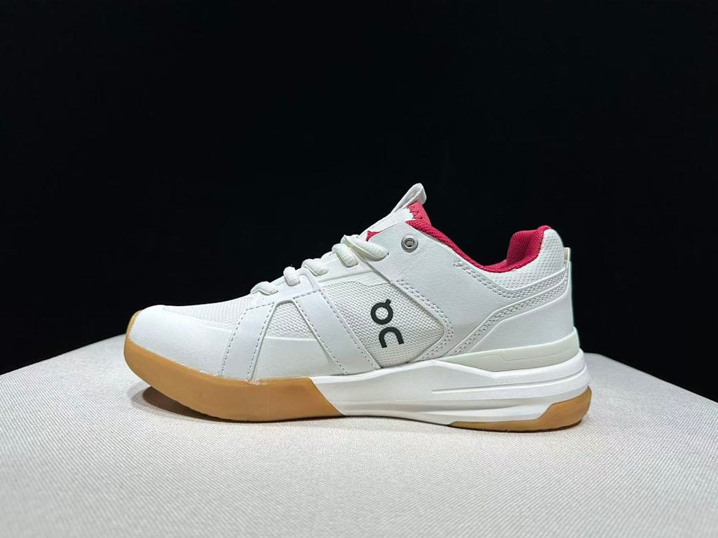 On The Roger Clubhouse Pro Sneakers in White Ivory Gum - product image from the listing.