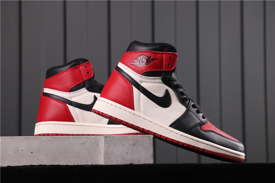 Air Jordan 1 High Bred Toe in Black Red White 555088-610 - product image from the listing.