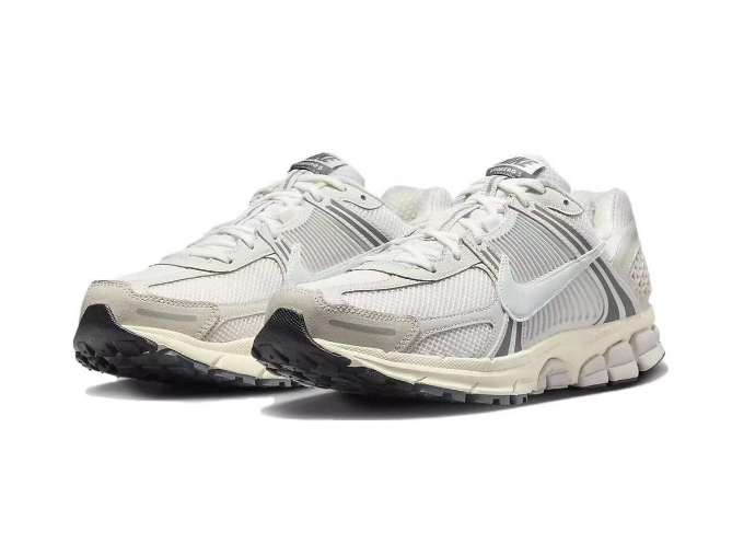 Light Silver Grey Nike Vomero 5 Sneakers - product image from the listing.