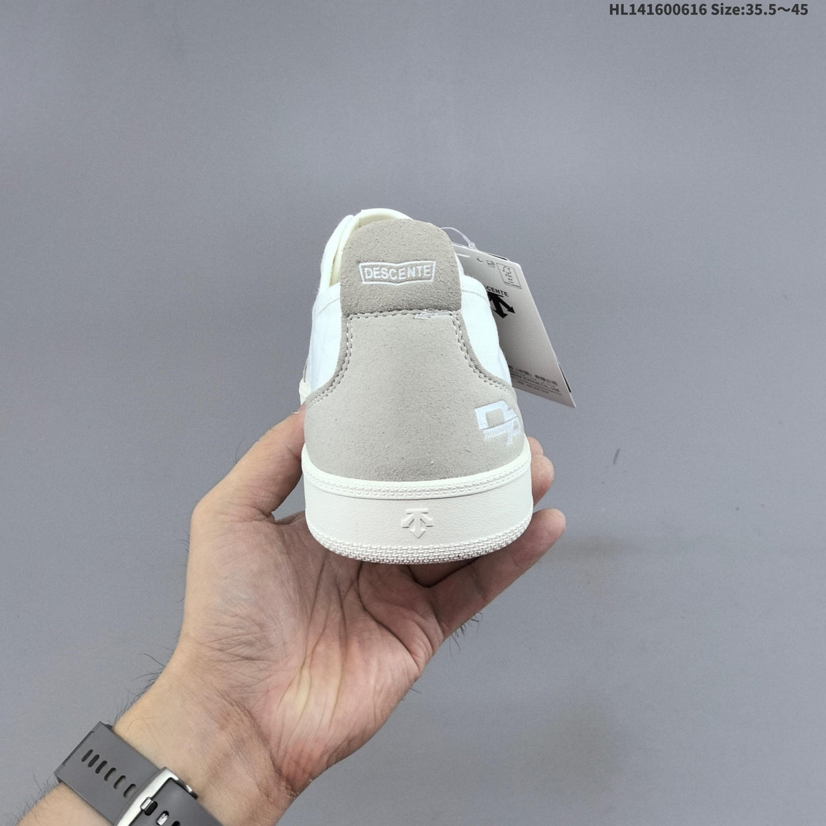 DESCENTE CHRON PACER CVS Low-Top Sneakers in White Grey D5331LSN20 - product image from the listing.