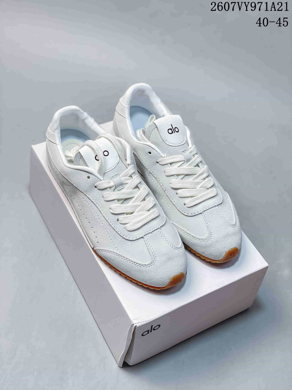 Alo Yoga Sunset Sneakers Casual Low-Cut Style 2607VY971A21 - product image from the listing.