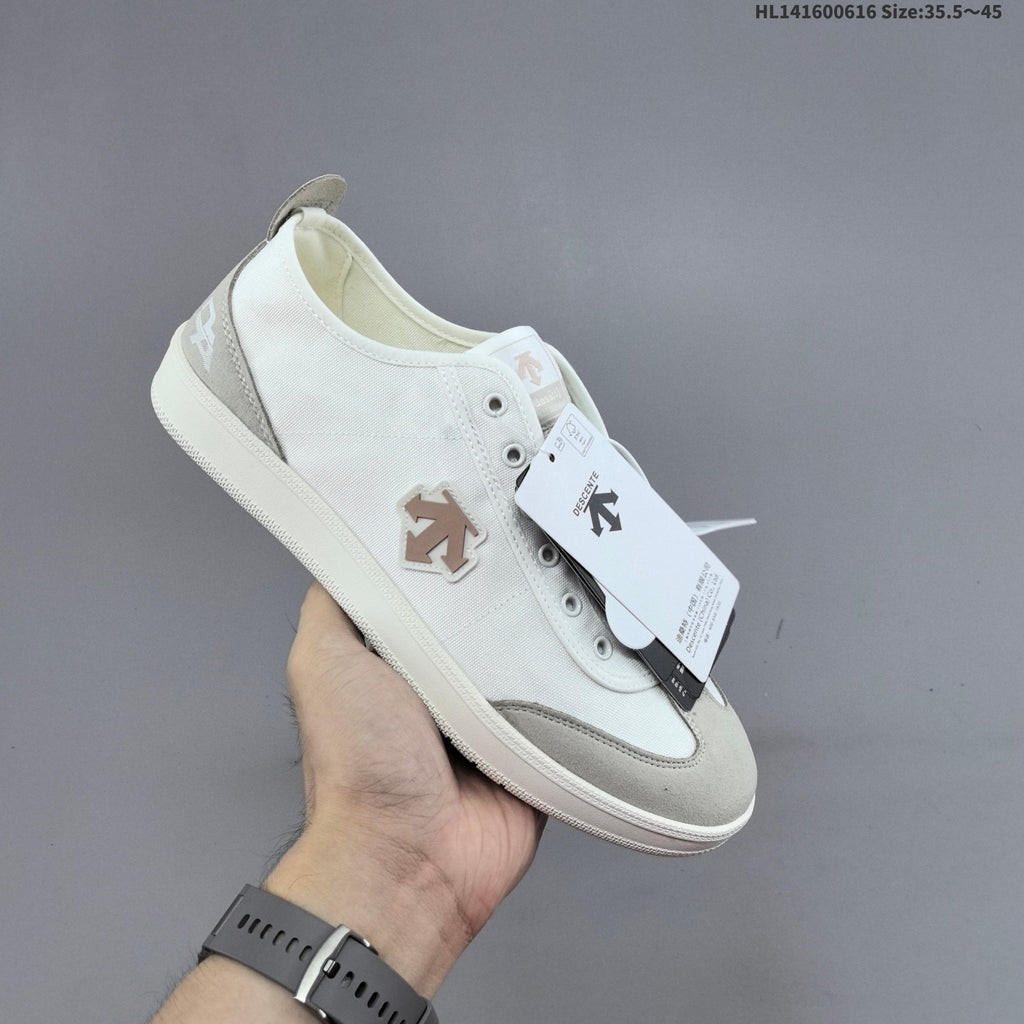 DESCENTE CHRON PACER CVS Low-Top Sneakers in White Grey D5331LSN20 - product image from the listing.