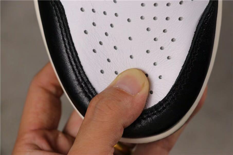 Air Jordan 1 Retro High OG Gym Sneakers in Red - product image from the listing.