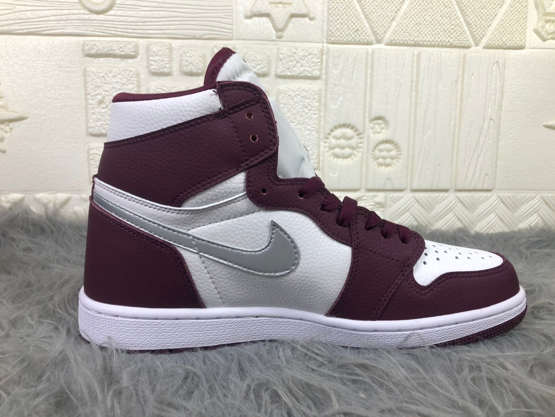 Nike Air Jordan 1 Retro High OG Sneakers in Bordeaux 555088-611 - product image from the listing.