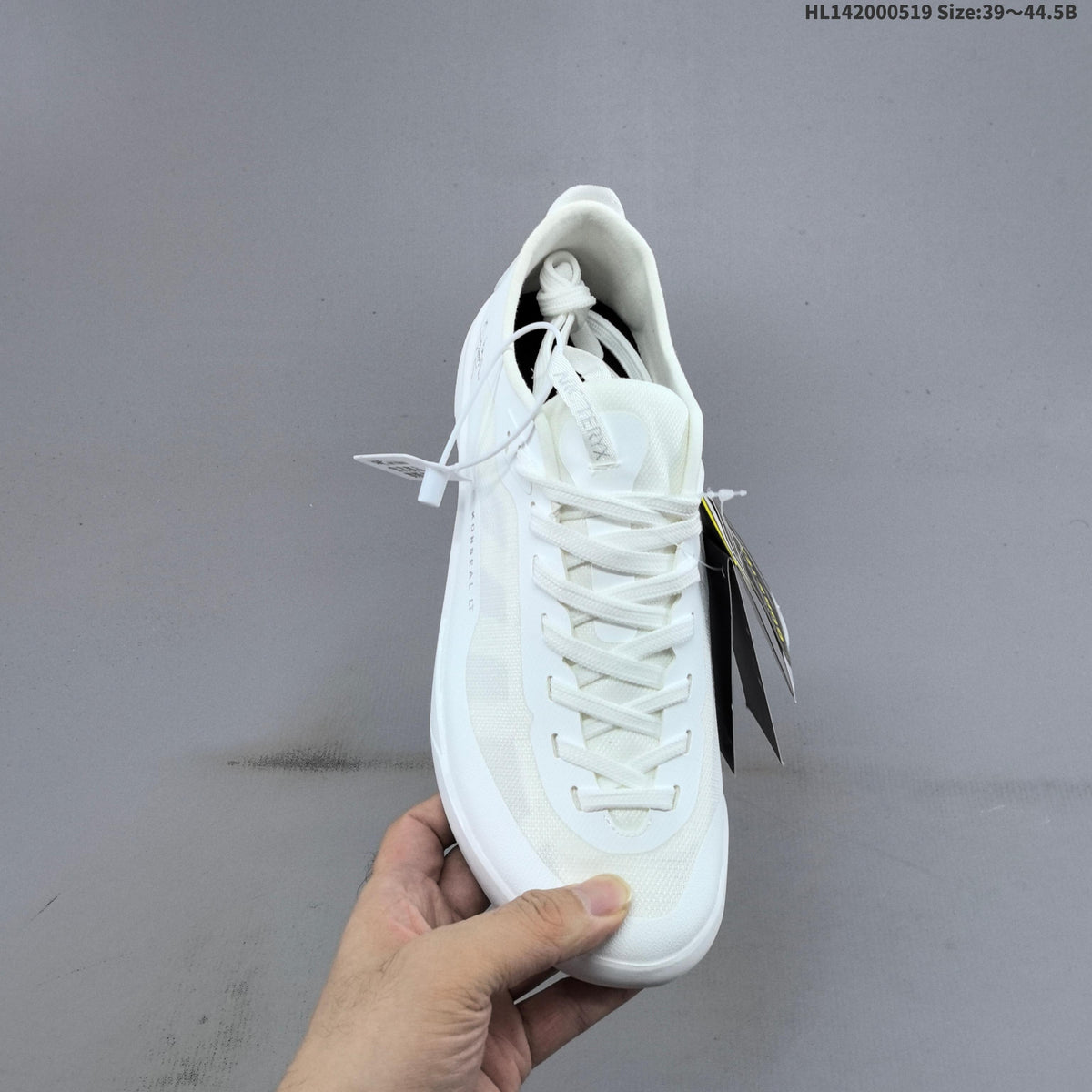 Arc'teryx Konseal LT W Sneakers in White HL142000519 - product image from the listing.