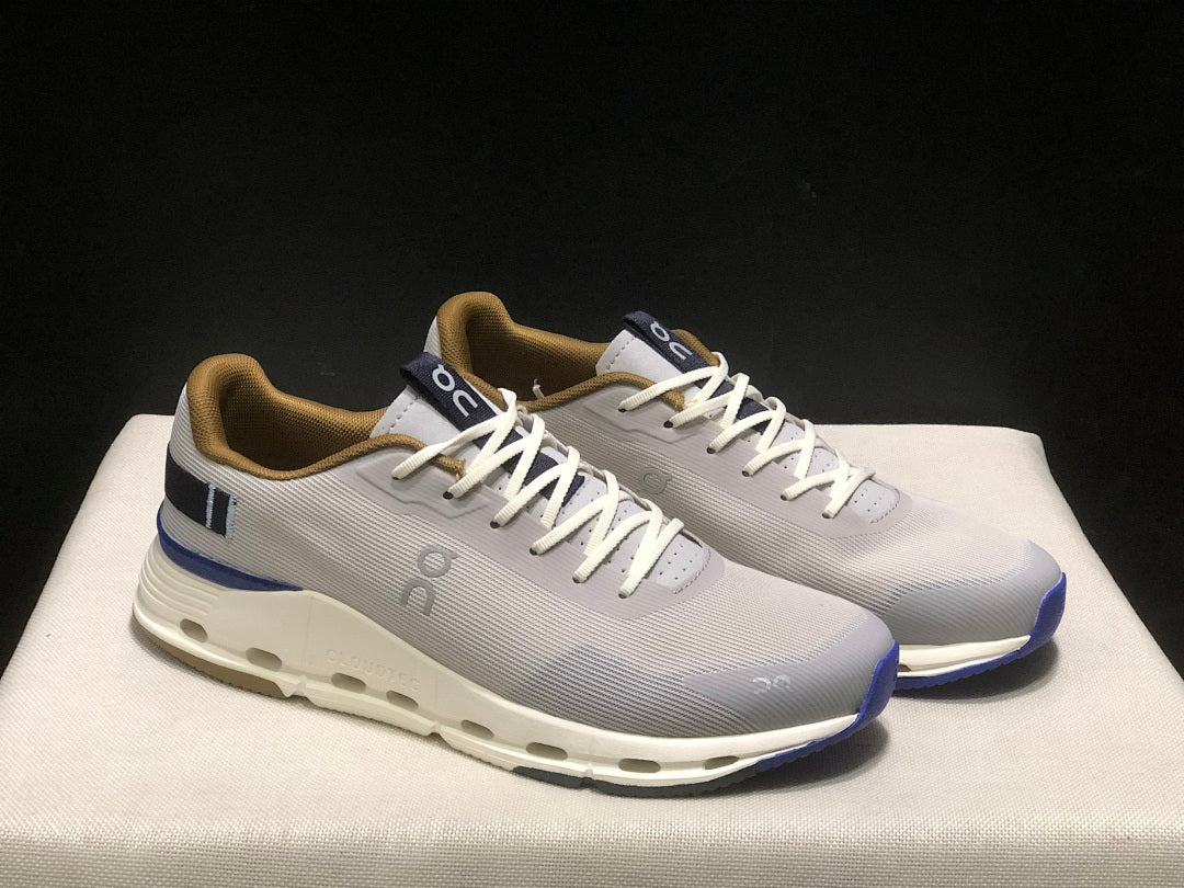 On Cloudnova Form 2 Trainers Silver Heather - product image from the listing.