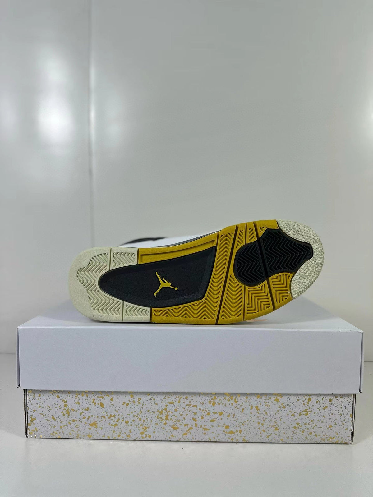 Air Jordan 4 Vivid Sulfur Sneakers White Yellow AQ9129-101 - product image from the listing.