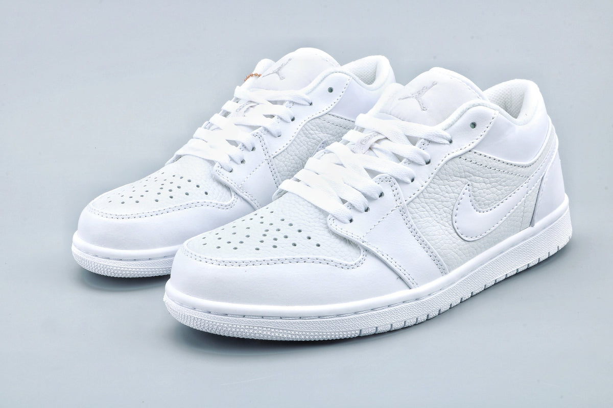 Jordan 1 Low Sneakers in White 11136 - product image from the listing.