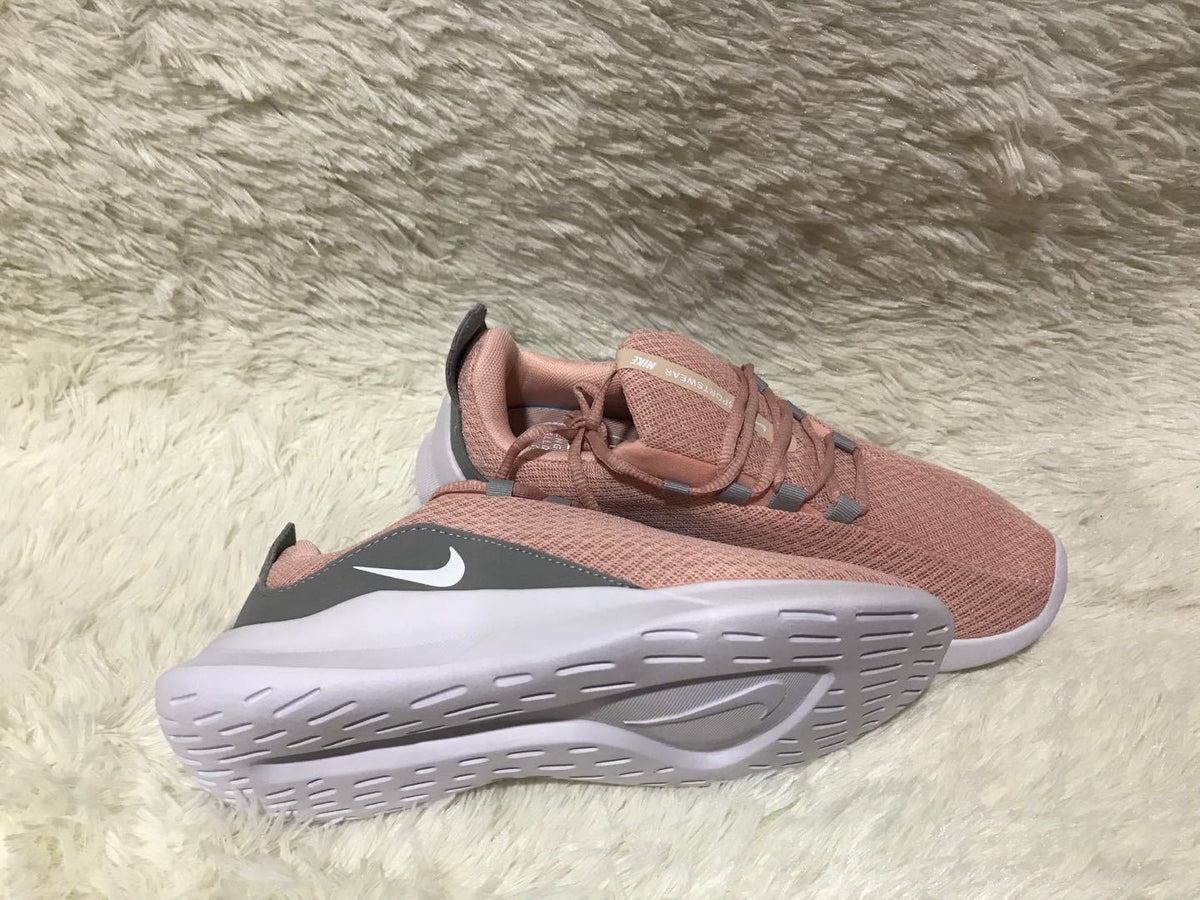 Nike Lunarsolo 5 Shoes for Running in Dusty Rose - product image from the listing.