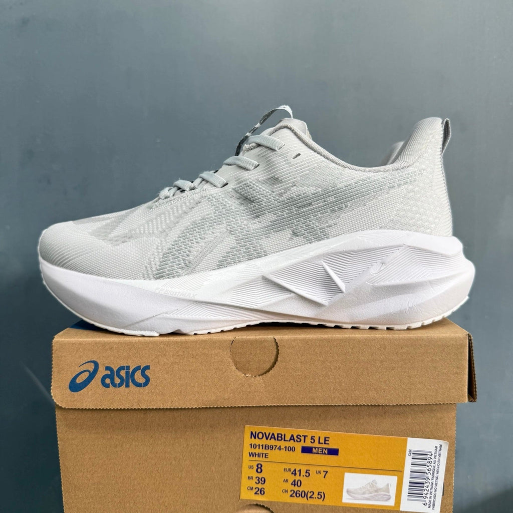 ASICS NOVABLAST 5 LE Running Shoes in White - product image from the listing.