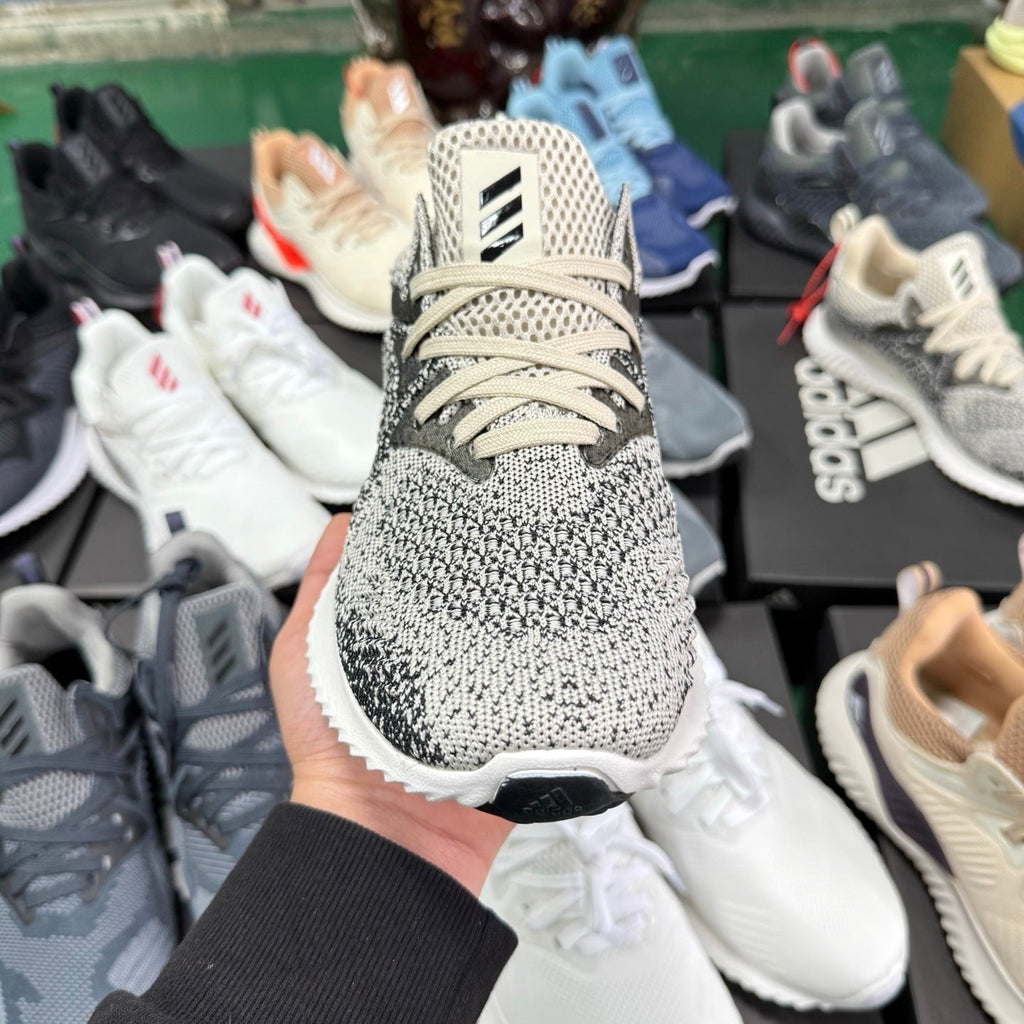 Adidas Alphabounce HPC AMS M Sneakers in Beige, in Gray and Black - product image from the listing.