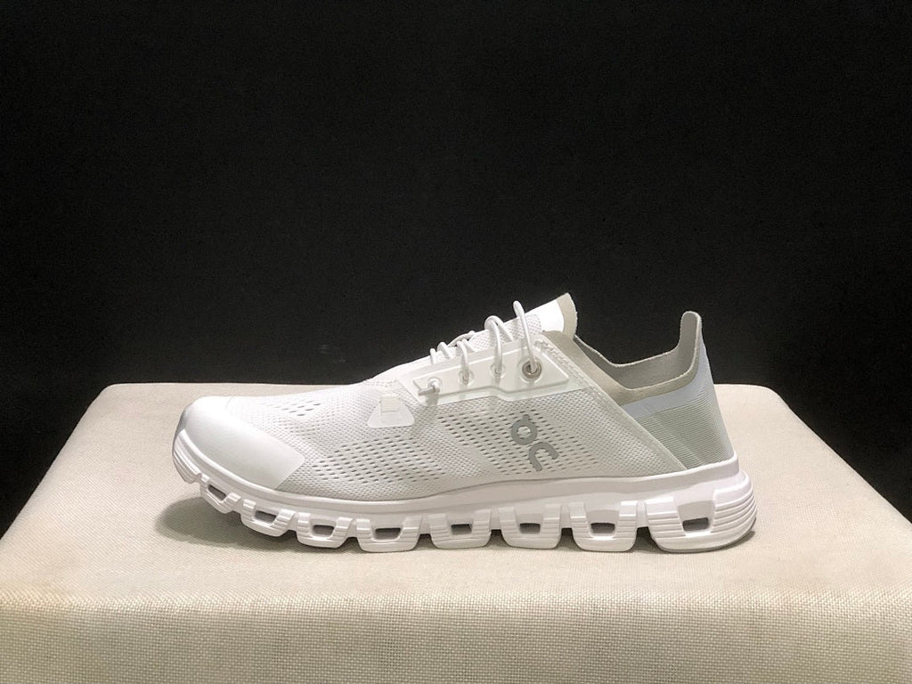 On Cloud 6 Coast Sneakers, in White and Gray - product image from the listing.