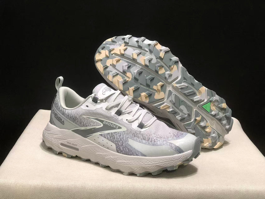 Brooks Cascadia 18 Trail Shoes for Running - product image from the listing.