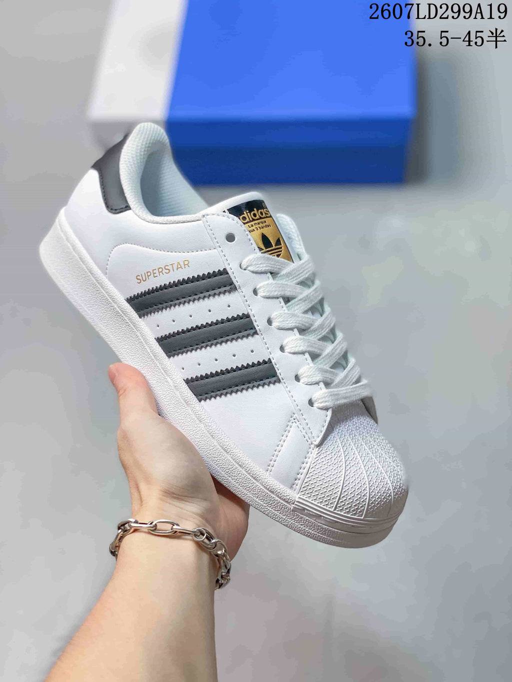 adidas Superstar Trainers 2607LD299A19 - product image from the listing.