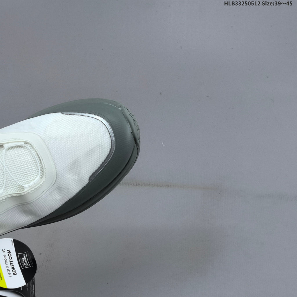 DESCENTE Circuit LTR Wire 2.0 Sneakers in White Grey - product image from the listing.