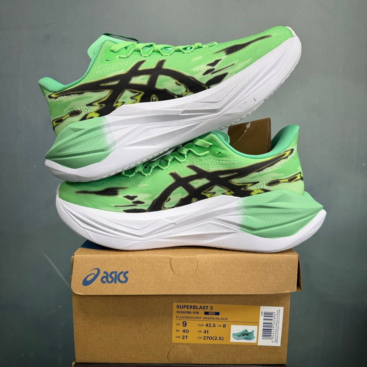 ASICS Superblast 3 Shoes for Running Fluorescent Green/Black - product image from the listing.