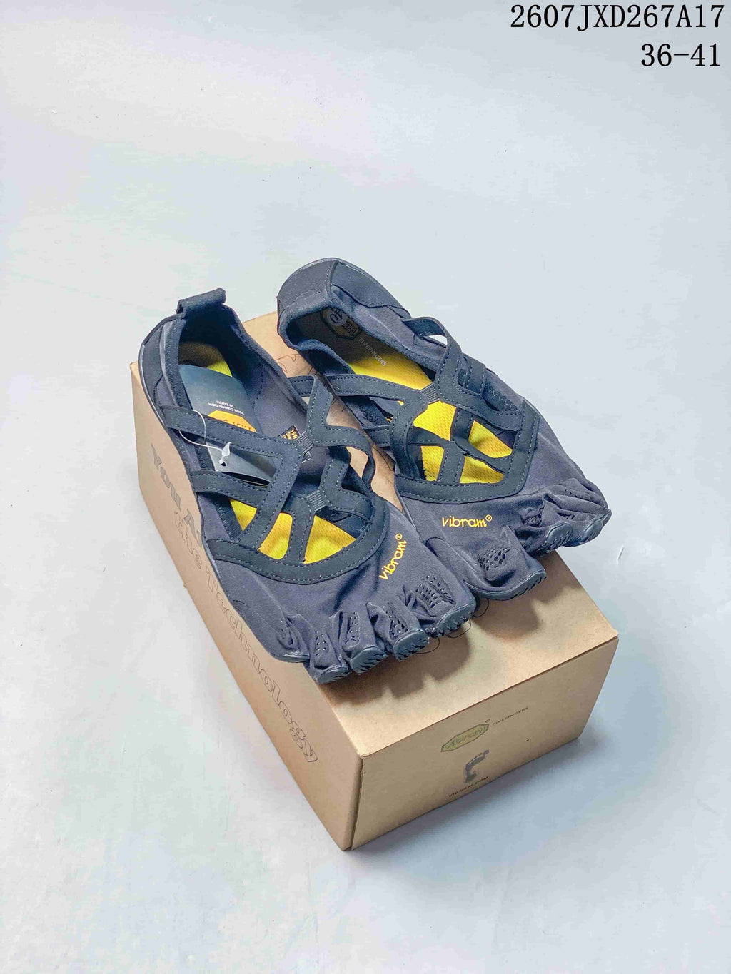 Women's Vibram Five-Toe Training Shoes Pink White Black 07JXD267A17 - product image from the listing.
