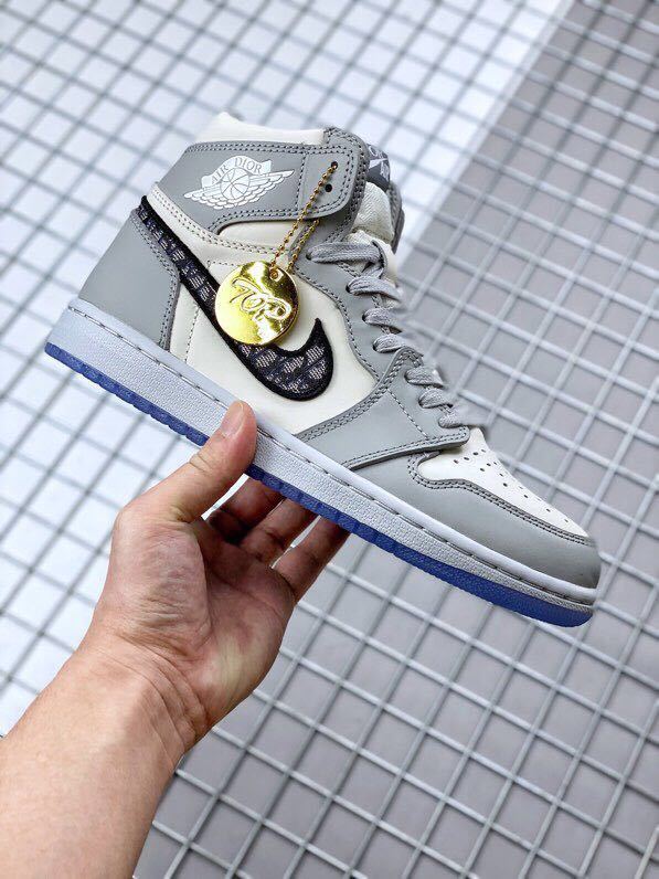 Dior x Air Jordan 1 High OG Trainers CN8607-002 - product image from the listing.