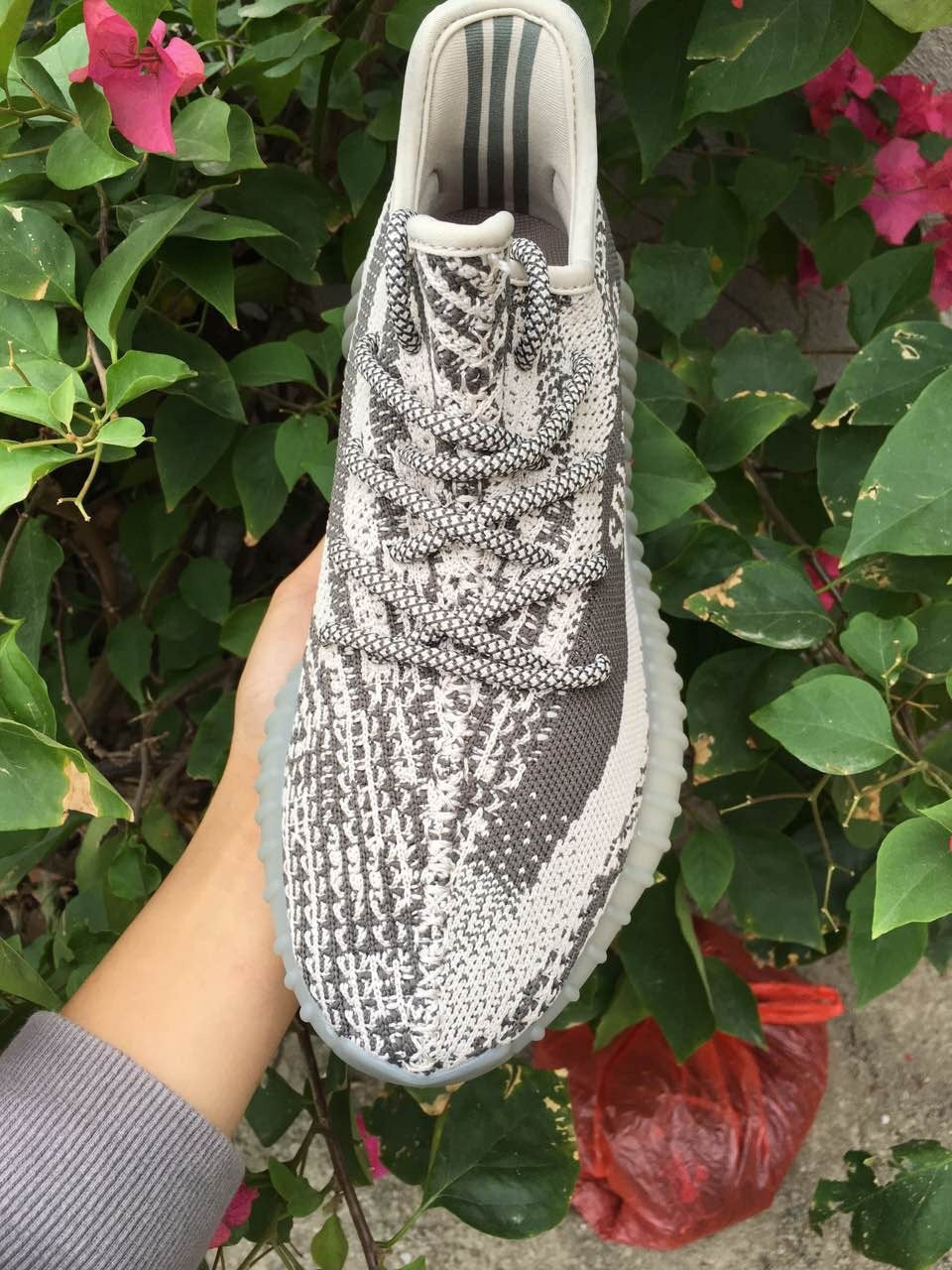 Yeezy 350 V2 Sneakers in Gray Knit - product image from the listing.
