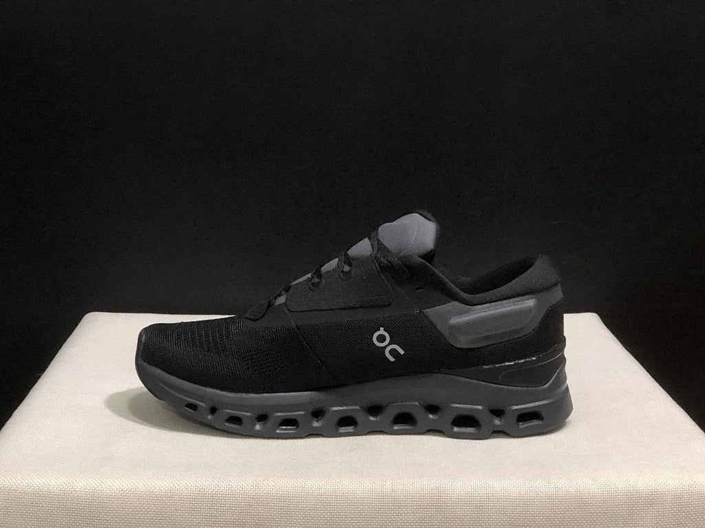On Cloudstratus 3 Running Shoes in Black - product image from the listing.