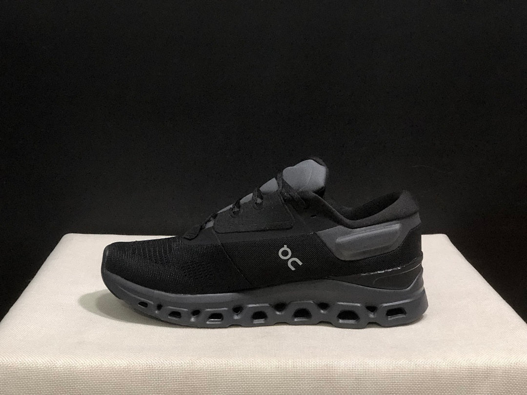 On Cloudstratus 3 Running Shoes in Black - product image from the listing.