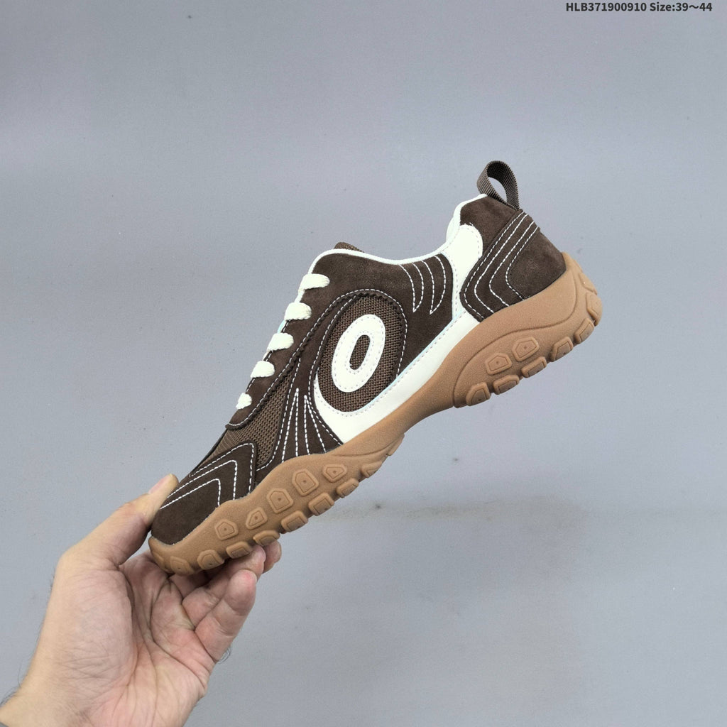 Timberland Low-Top Lace-Up Sneakers in Black or in Brown - product image from the listing.