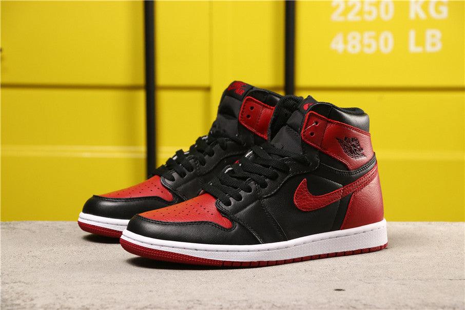 Air Jordan 1 High Banned in Black Red 555088-001 - product image from the listing.