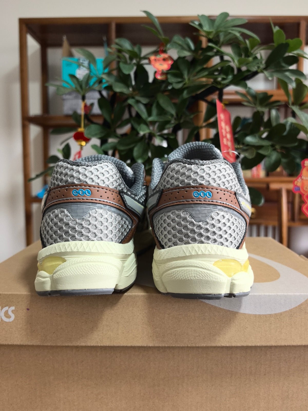 ASICS Gel-Quantum 15 Sneakers in Brown White - product image from the listing.