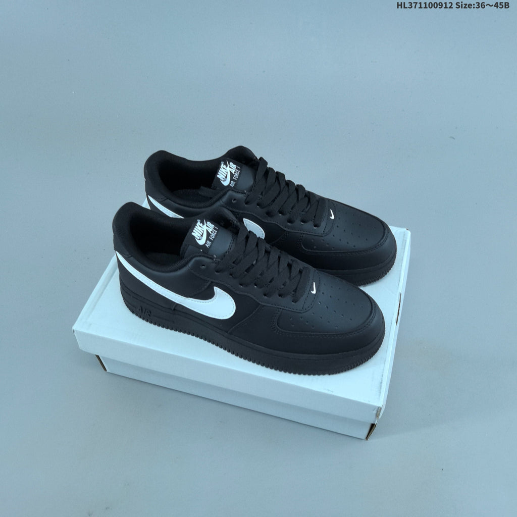 Nike Air Force 1 '07 Low-Cut Sneakers - product image from the listing.