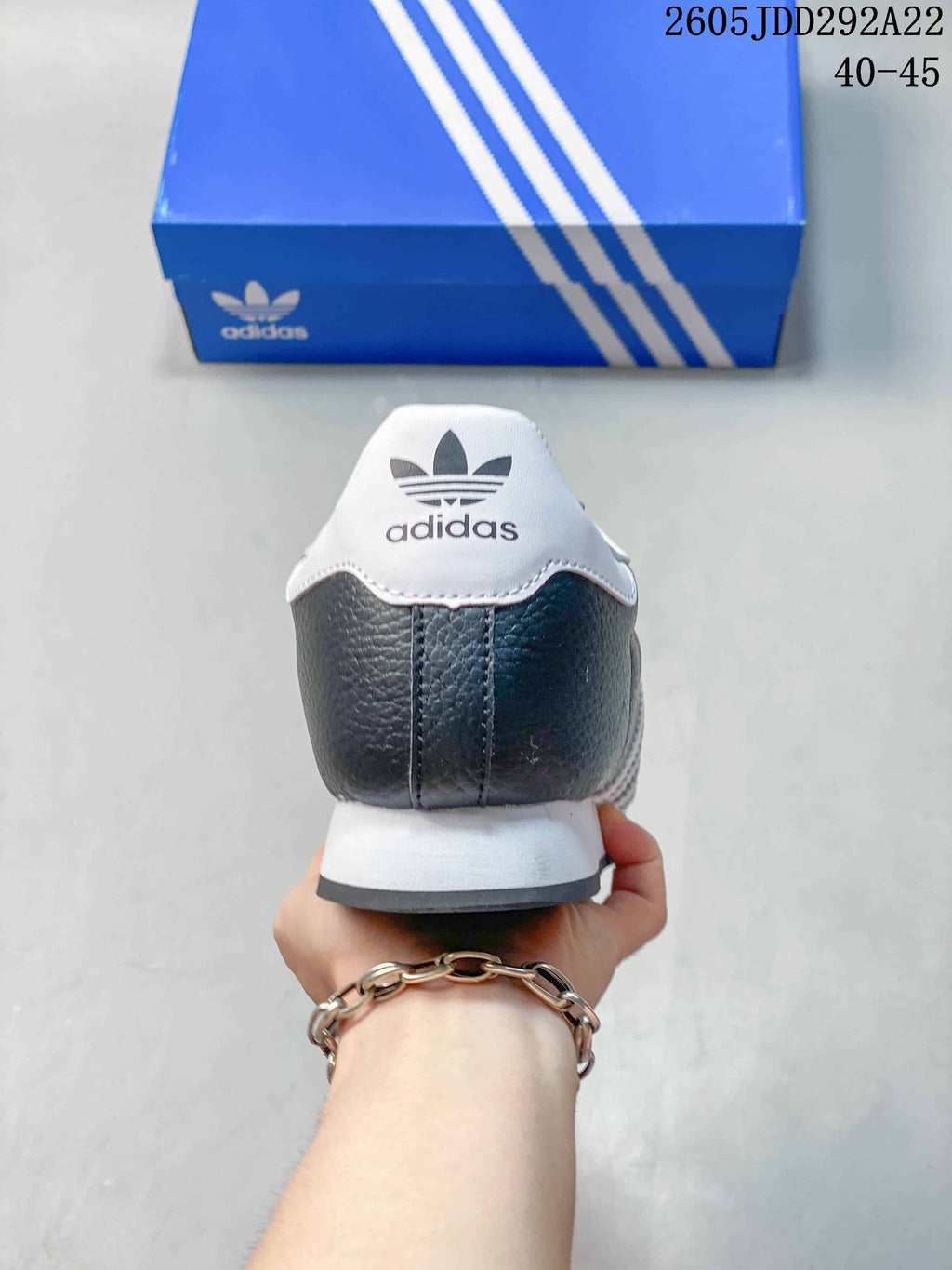 adidas Originals Samoa Trainers Dark Gray White 675033 - product image from the listing.