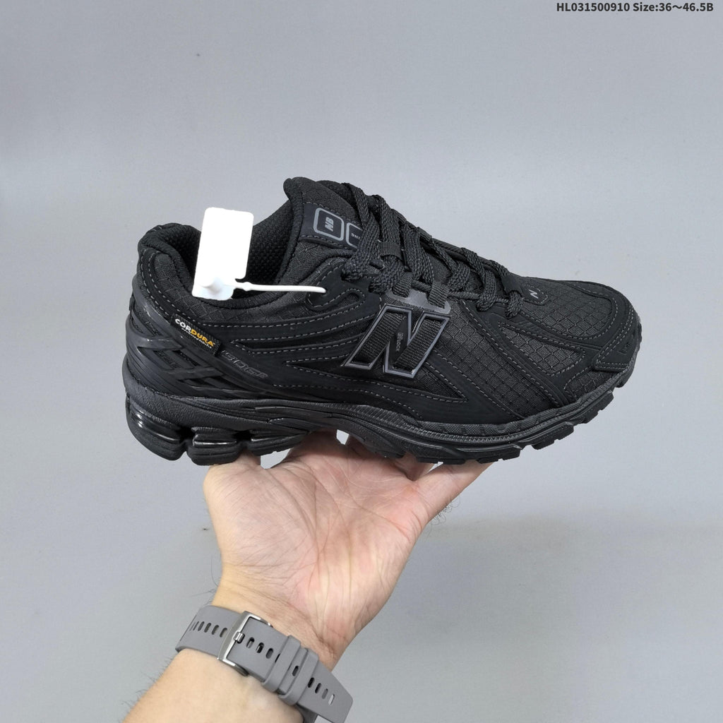 New Balance 1906R Sneakers in Black HL031500910 - product image from the listing.