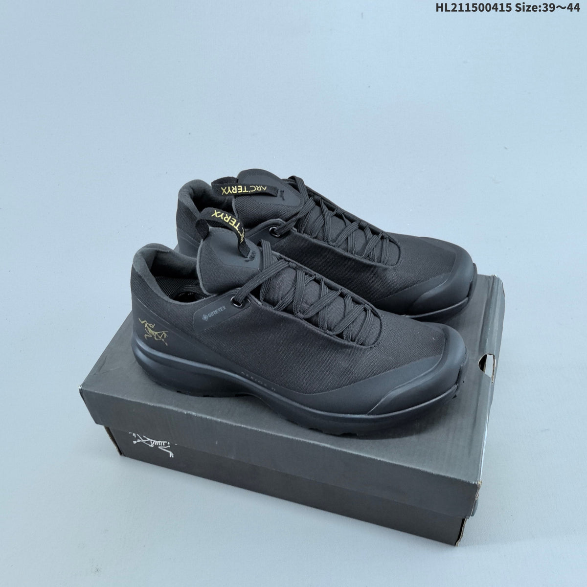 Men's Arc'teryx Konseal FL 2 GTX Hiking Shoes, Black - product image from the listing.