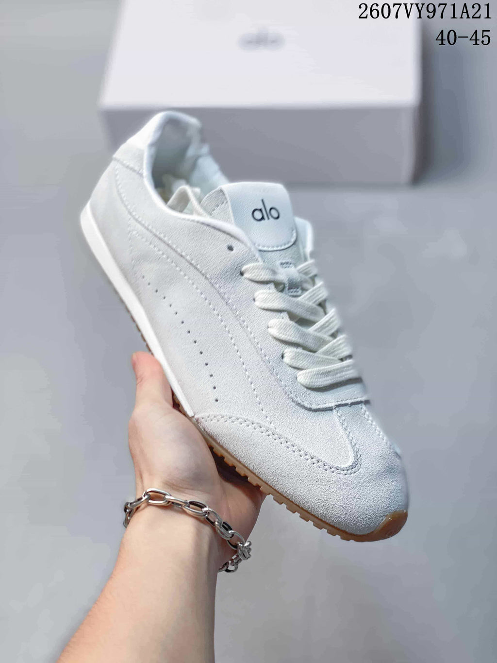 Alo Yoga Sunset Sneakers Casual Low-Cut Style 2607VY971A21 - product image from the listing.