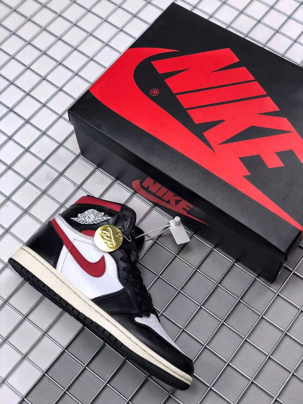 Air Jordan 1 Retro High OG Gym Sneakers in Red - product image from the listing.