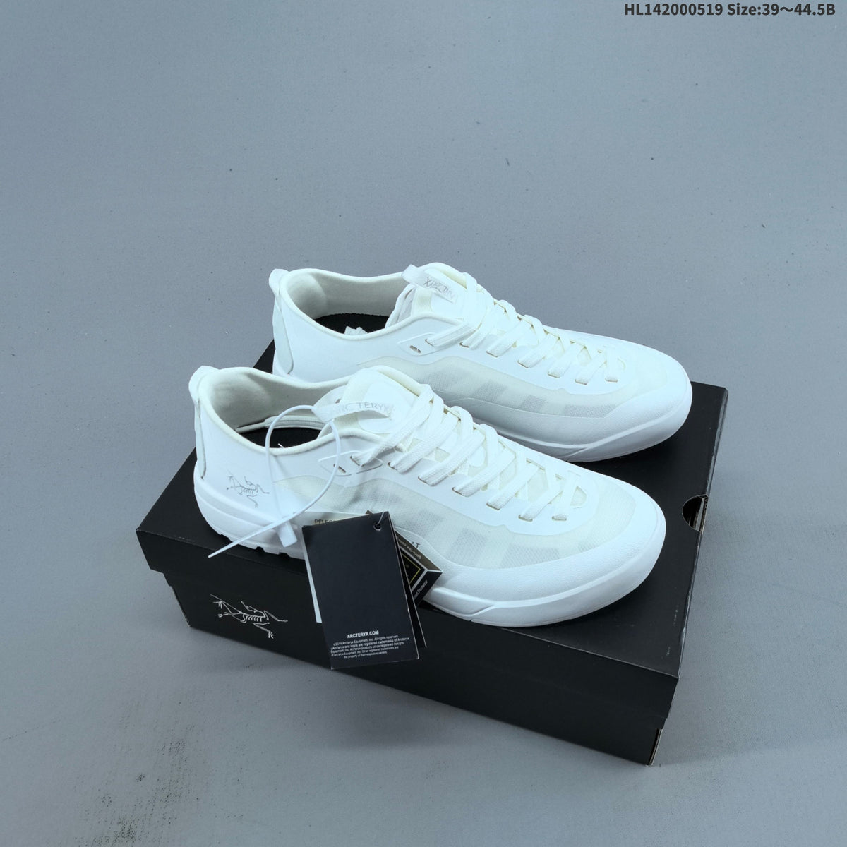 Arc'teryx Konseal LT W Sneakers in White HL142000519 - product image from the listing.