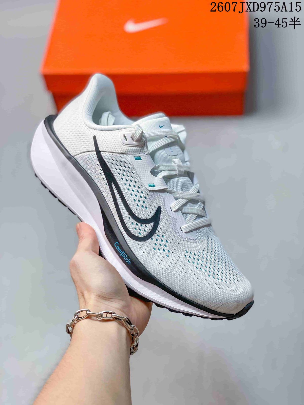 Nike Quest 6 Low-Top Sneakers for Running - product image from the listing.