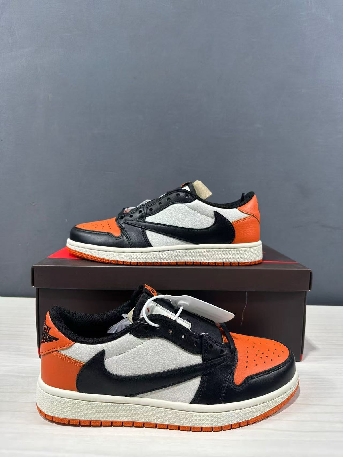 Air Jordan 1 Low Golf Shattered Backboard Black Orange - product image from the listing.