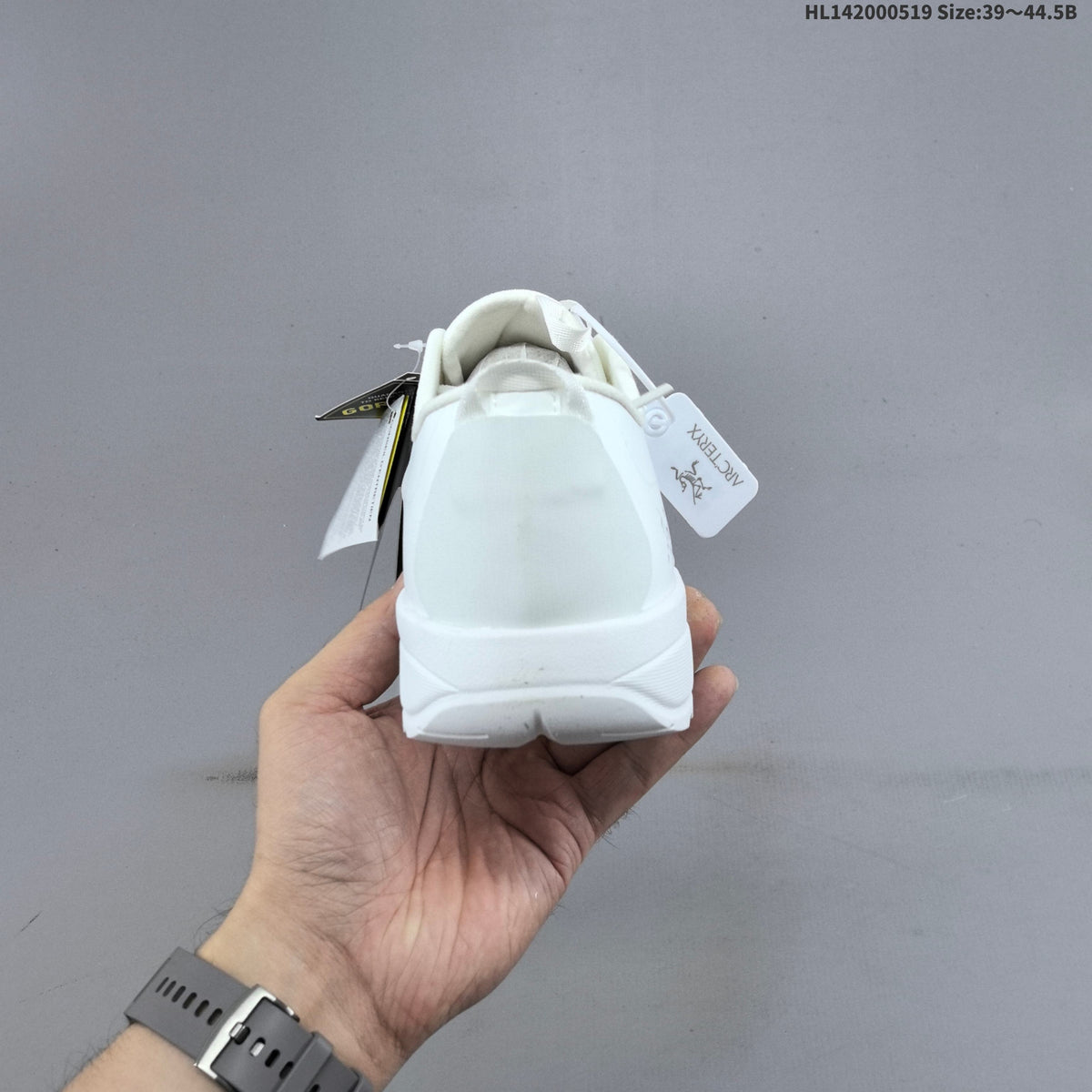 Arc'teryx Konseal LT W Sneakers in White HL142000519 - product image from the listing.